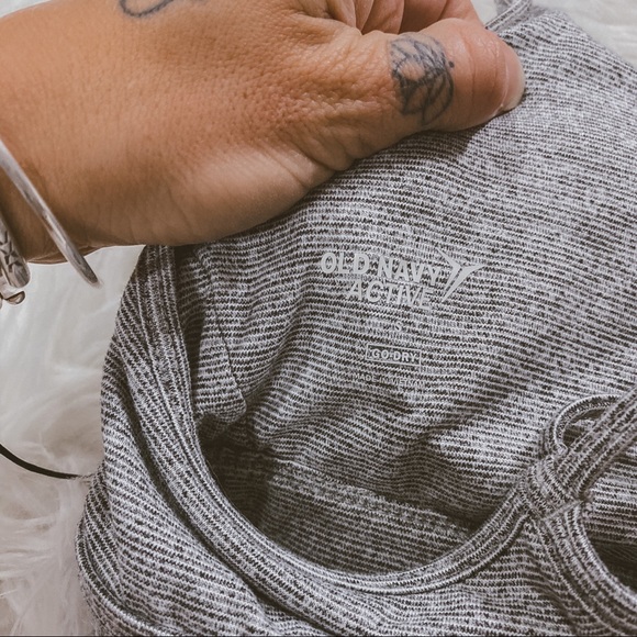 ❌SOLD❌Old Navy active space dye go dry sports bra - Picture 3 of 3